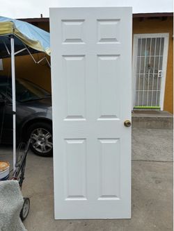 3 BEAUTIFUL WHITE DOORS 6 PANELS 30x80 $40 each