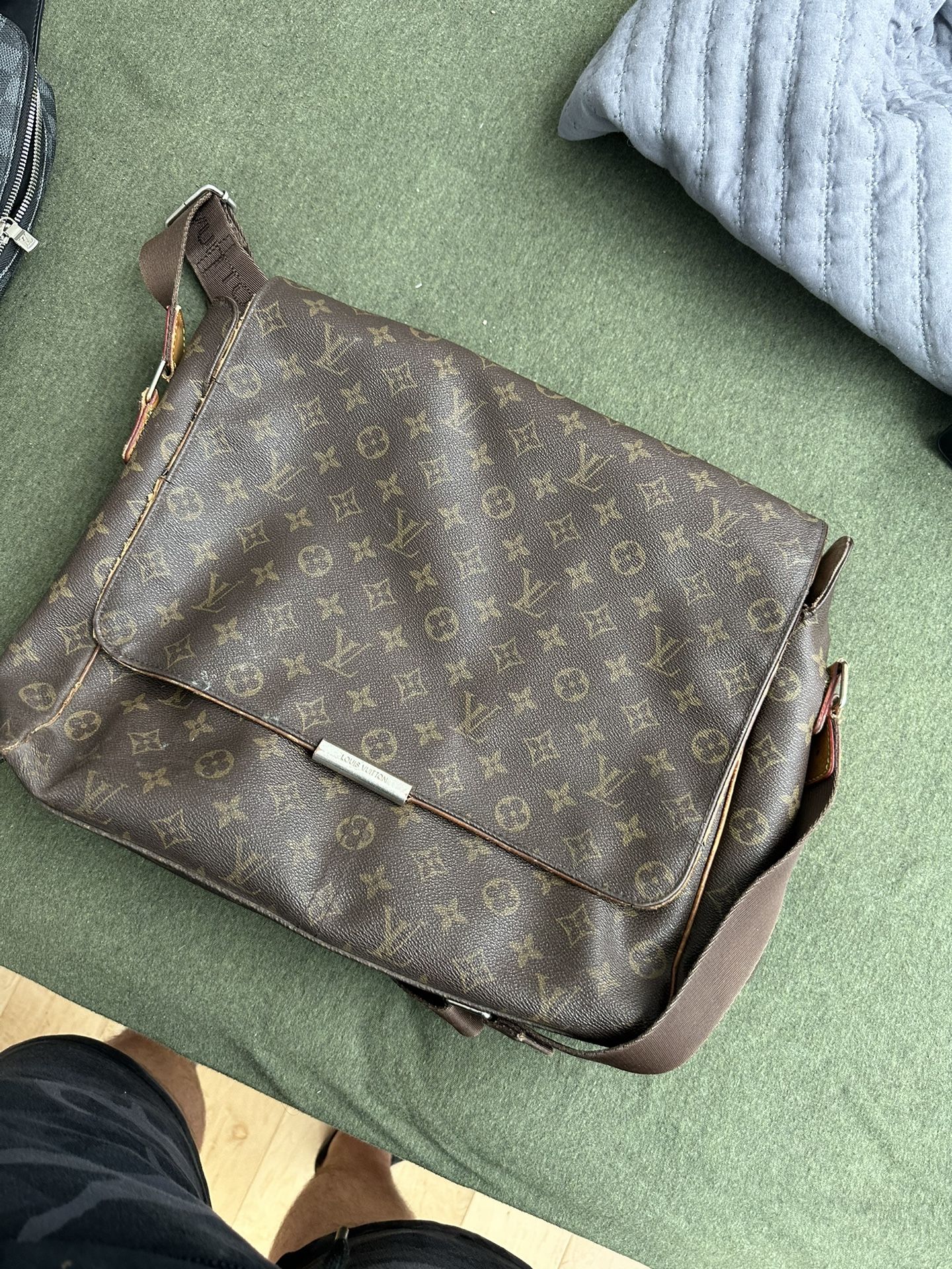 Authentic Louis Vuitton Messenger Bag *see description*