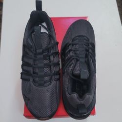 9.5 All Black Brand New Puma Axelion