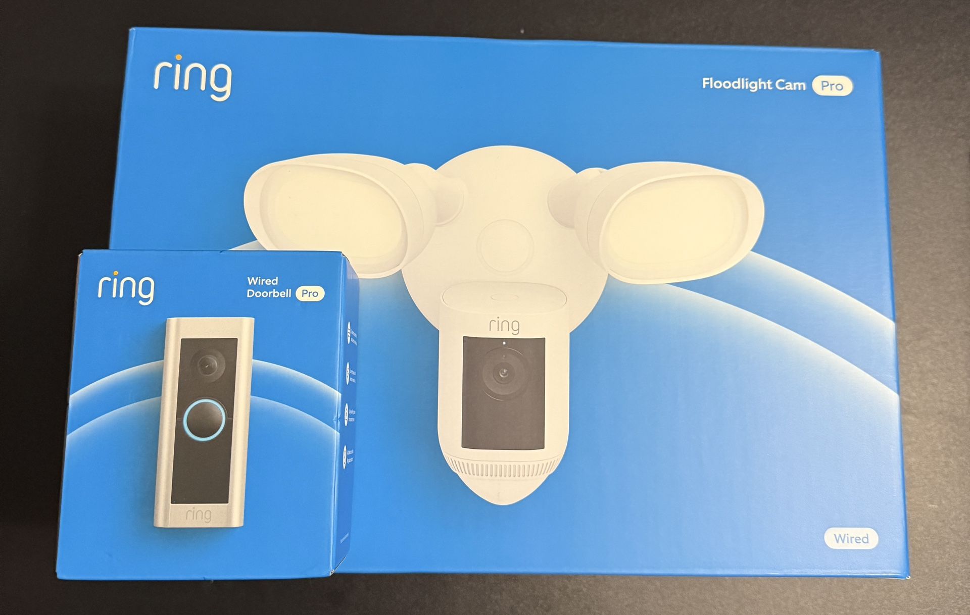 Ring Floodlight Cam Pro 2K Ring Vision, 2 LED Lights Wi-Fi & 3D Motion White + Ring Wired Doorbell