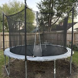 Trampoline With Safety Net