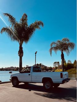 1999 GMC Sierra Long Box 2WD 4.7LTS vortec V8 350