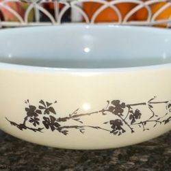 Pyrex #024 Golden branch casserole dish