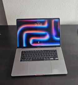Macbook Pro 16" with 64 GB RAM, 1TB SSD, i9