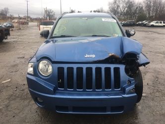 Parting out 2007 Jeep Compass 4x4