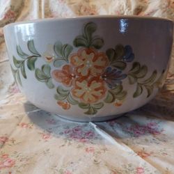 Louisville Stoneware  Large Bowl