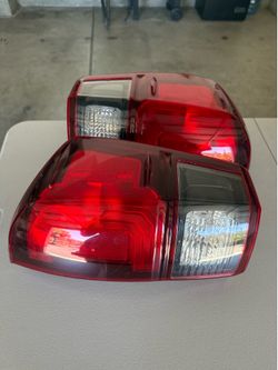 Toyota Tacoma 2018 (3rd gen) OEM Taillights