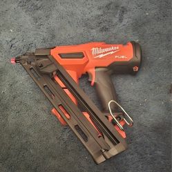 Milwaukee M18 Nailer