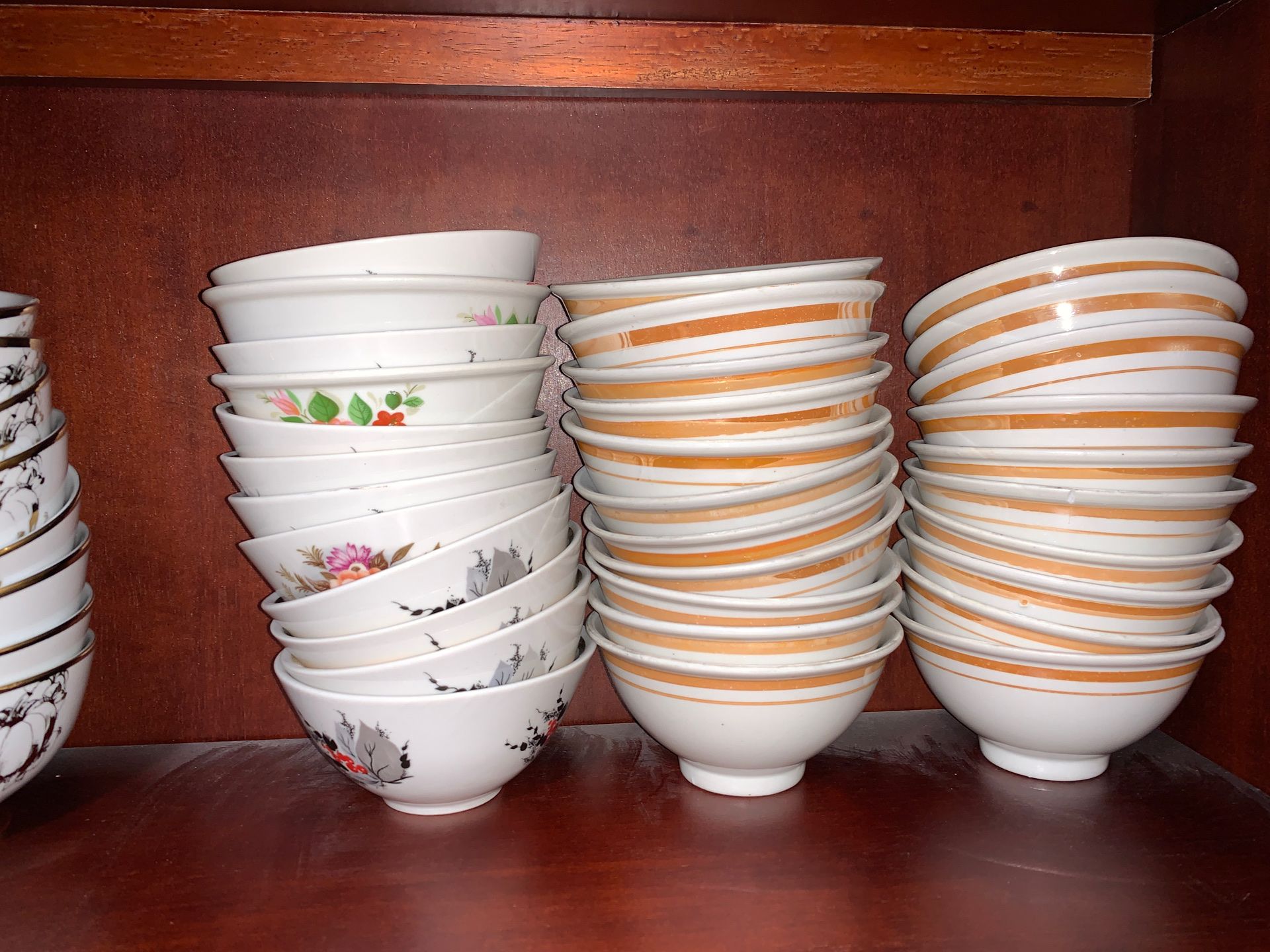 33 tea drinking cups