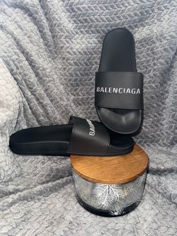 Balenciaga women’s  Black logo slide sandals rubber slip on US9 EU39