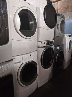 Kenmore front load washer and dryer set working perfectly
