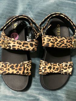 Guess sandals size 5 in women