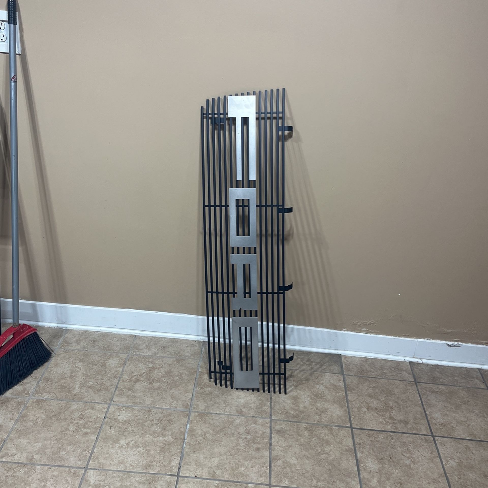 1(contact info removed) Ford F-150 Custom Grill