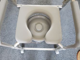 Drive Medical Rolling Commode And Shower Chair