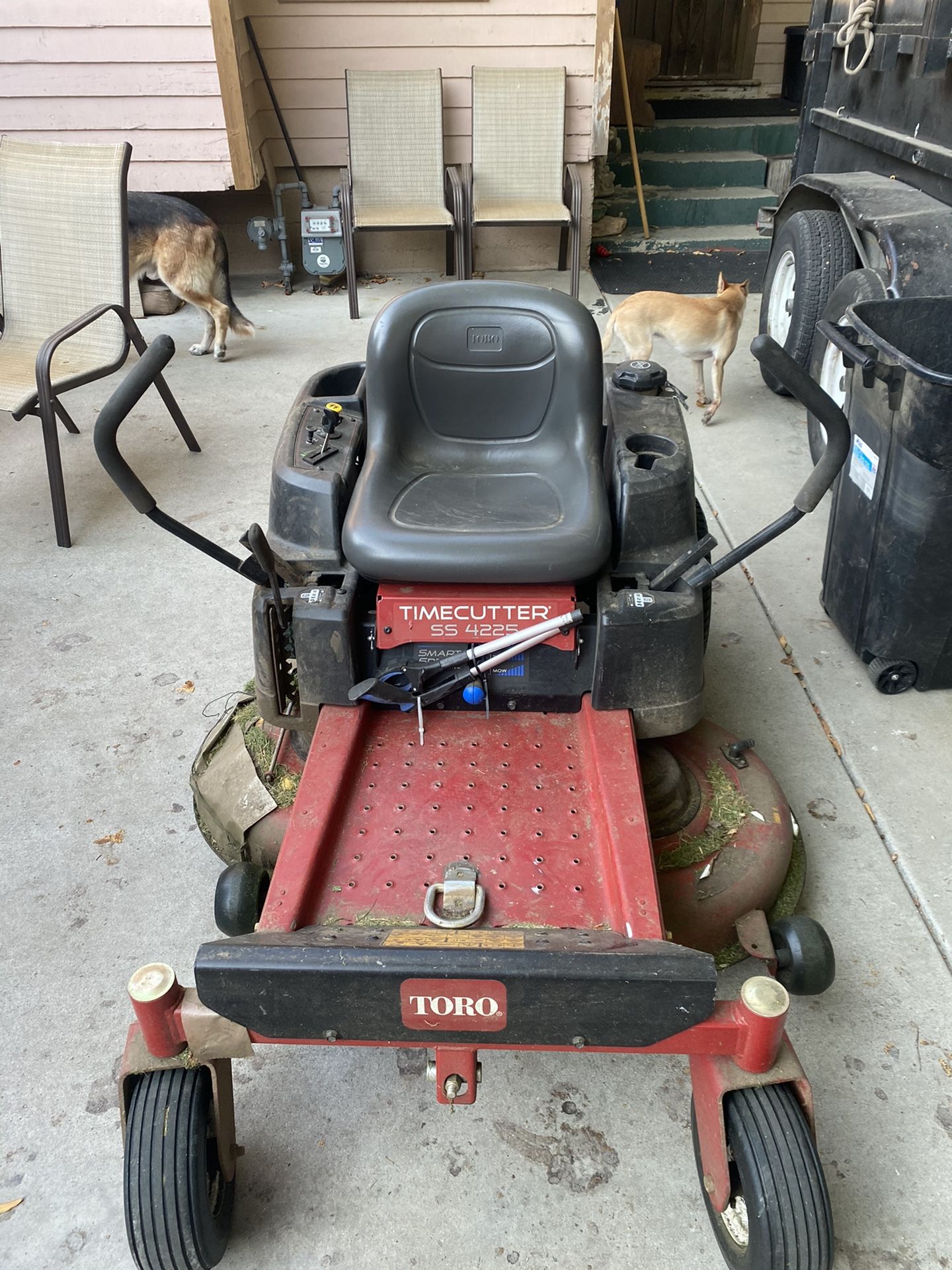 Toro lawnmower tractor