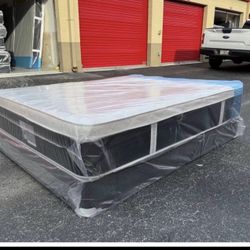 NEW Mattress Queen Size Plush Pillowtop With Box Spring // Offer  🚚