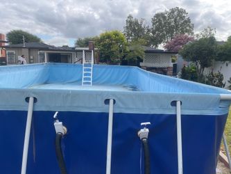Above ground pool