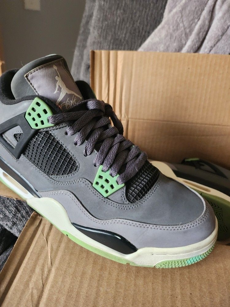 Jordan IV Green Glow