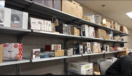 🔥 EVERYTHING 75% OFF RETAIL 🔥