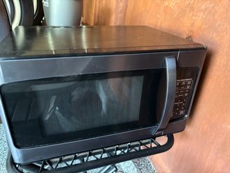 Hamilton Beach Black Countertop Microwave