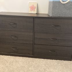 6 Drawer Dresser Price Negotiable. Need To Go ASAP