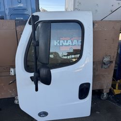 Doors, Driver And Passenger For A M2 106 Freightliner Truck