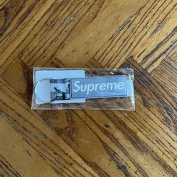 Supreme Webbing Keychain Snow Camo