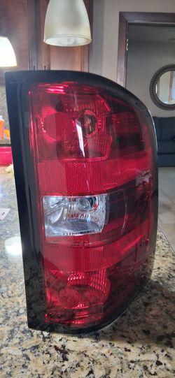 Silverado/sierra taillight