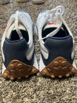 New Balance 327 in the "Navy Red" colorway Size 9