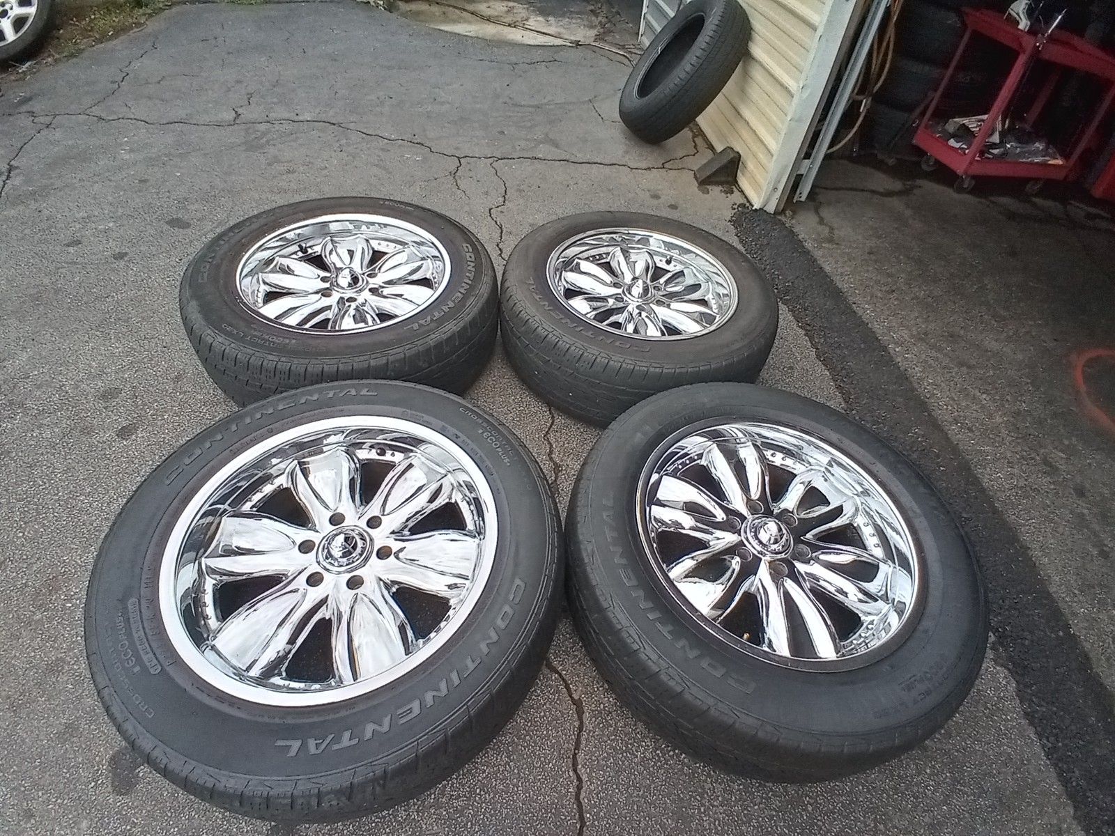 4 wheels end tires Chevrolet Silverado suburban Nissan Taitan 6 lug rin 20