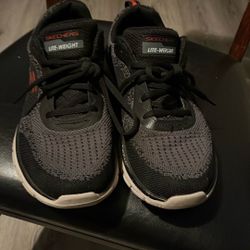 Skechers Size 7.5 Mens