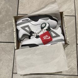 Jordan 4 White Cement Size 9.5
