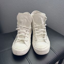 All Whit Converse   READ DESCRIPTION