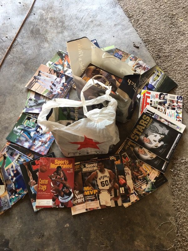Sports memorabilia magazine lot
