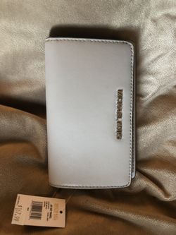 Michael Kors Jet set travel wallet