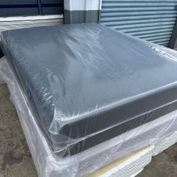 Queen Size Mattress And Box Spring 