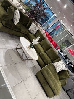 Gorgeous “U” Shape Sectional 💚💚💚