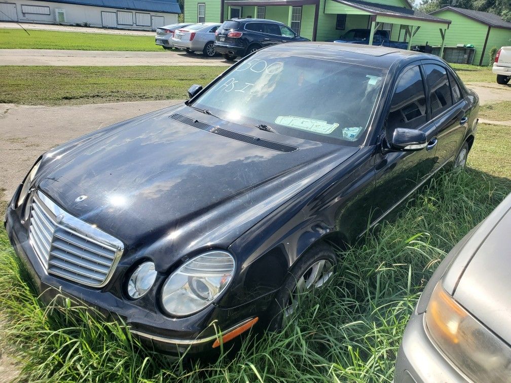 2007 mercedes e350 parts partout. Good motor bad transmission 30 day warranty 