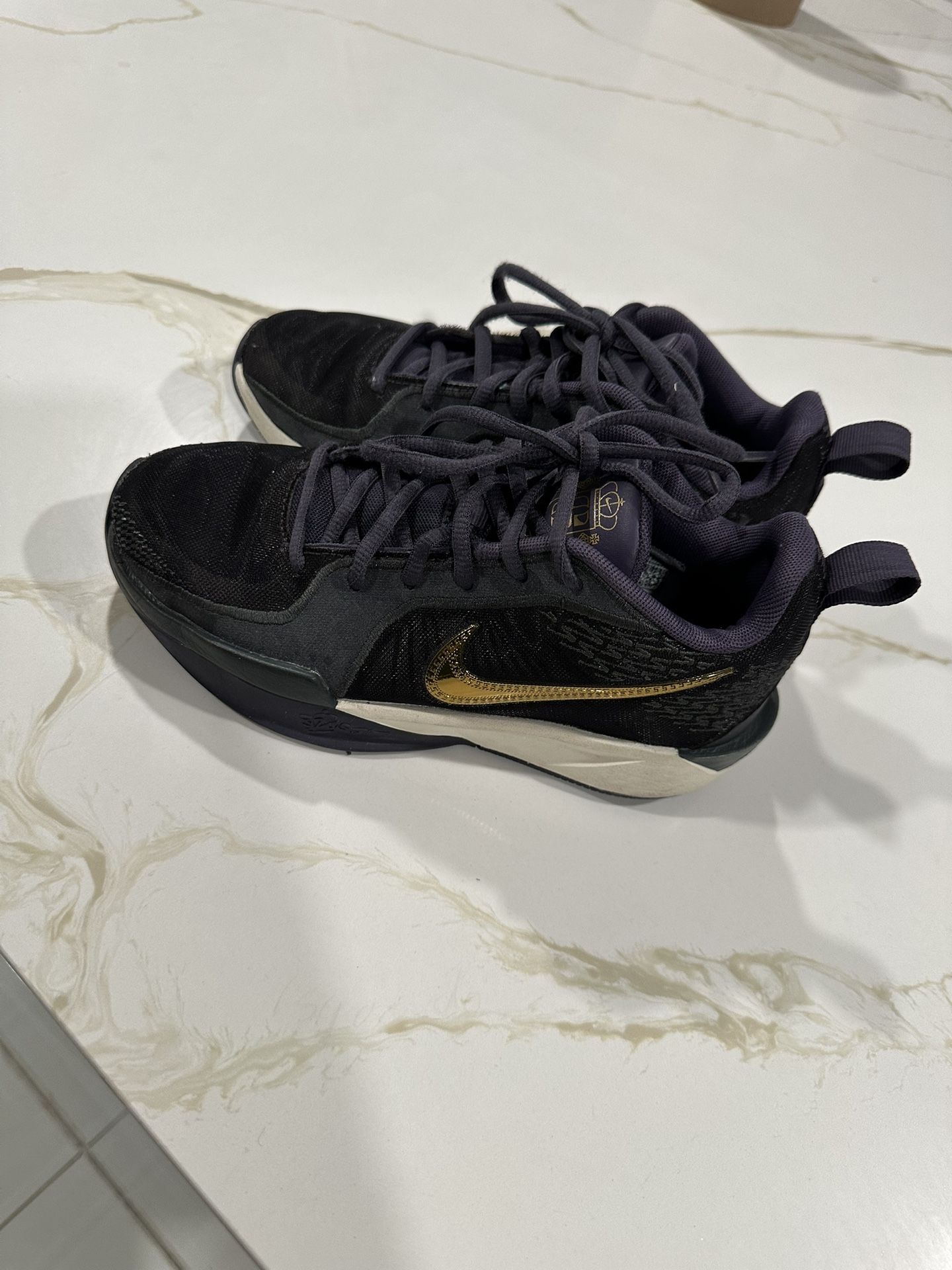 Nike Sabrina’s Size 2.5