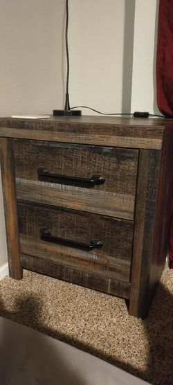 Nightstand 