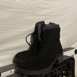 Women’s Boots Size 7 