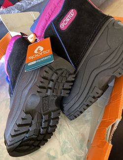 New In Box Toddler Snow Boots Size 9 