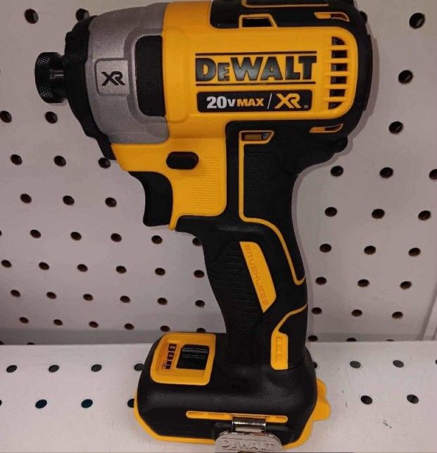 DeWalt New 1/4" Impact XR -3 Speeds Brushless - Nuevo 