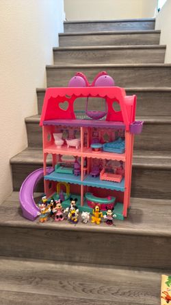 Disney toy hotel with all accessories