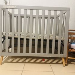 Mini Crib