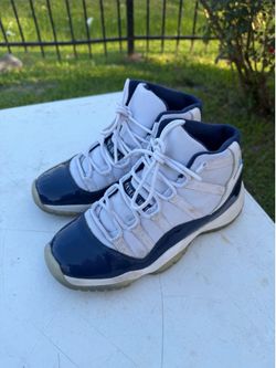 Jordan 11s size 5.5y