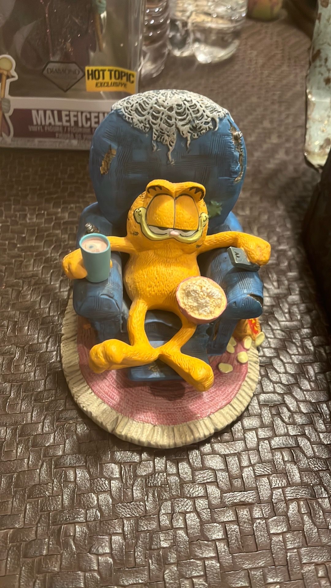 VINTAGE DANBURY MINT JIM DAVIS GARFIELD THE CAT FIGURINE "SITTIN PRETTY"