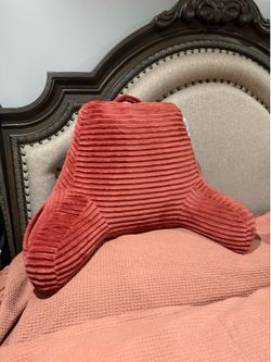 Reading pillow