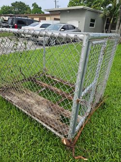 Dog cage free