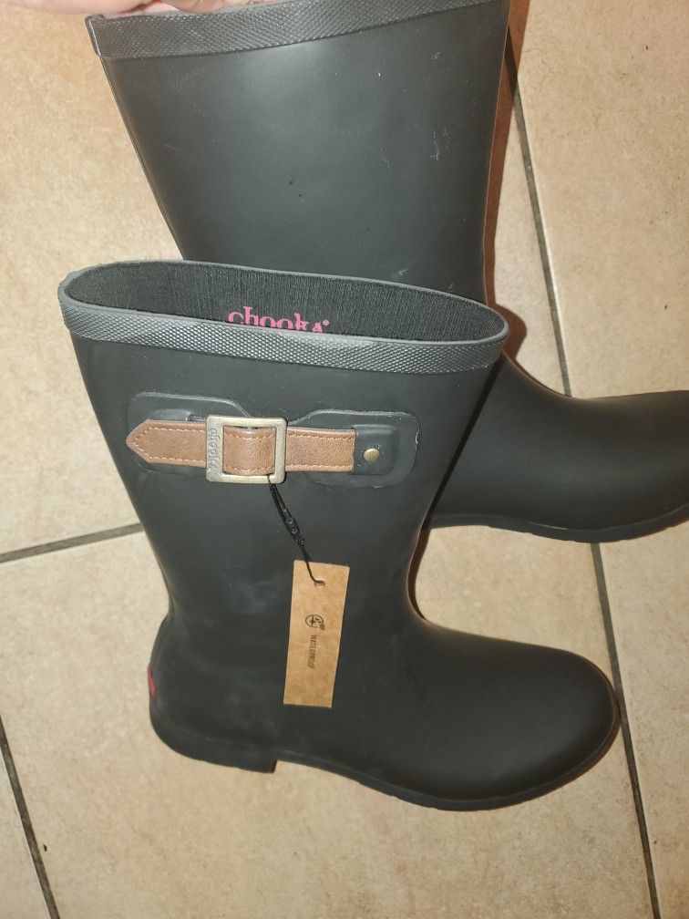 Choose Rain Boots Size 10